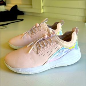 Clove shoes holographic pink